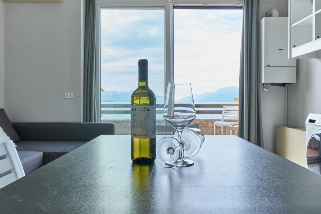 Lydie Apt. Exclusive Holigarda Desenzano del Garda Exteriör bild
