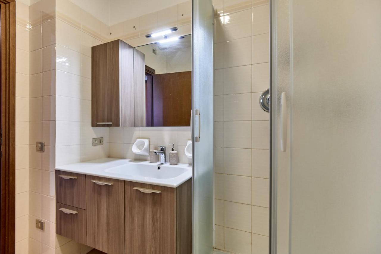 Lydie Apt. Exclusive Holigarda Desenzano del Garda Exteriör bild