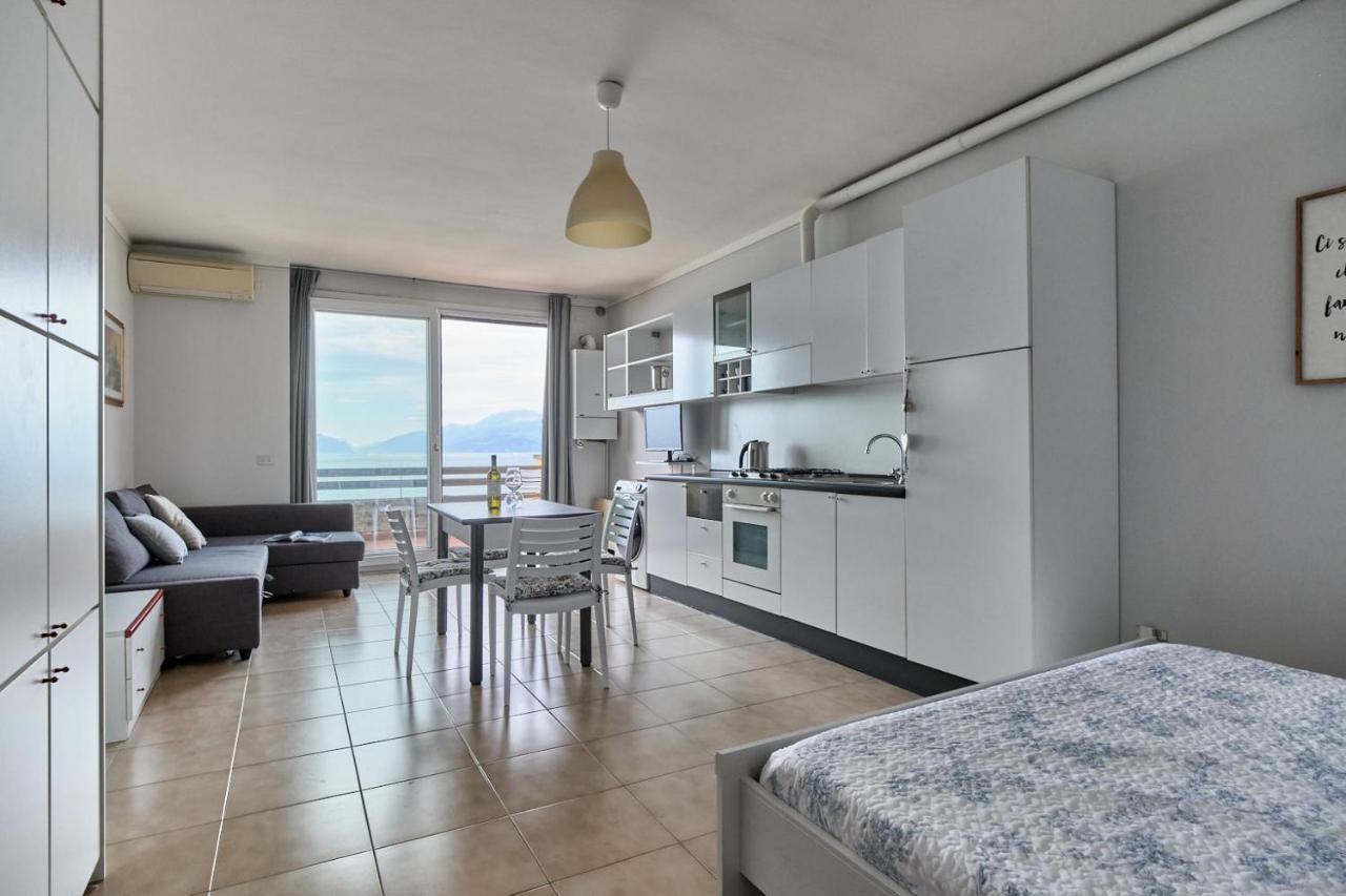 Lydie Apt. Exclusive Holigarda Desenzano del Garda Exteriör bild
