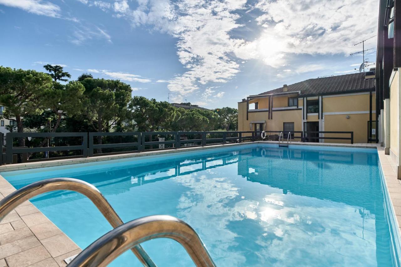 Lydie Apt. Exclusive Holigarda Desenzano del Garda Exteriör bild