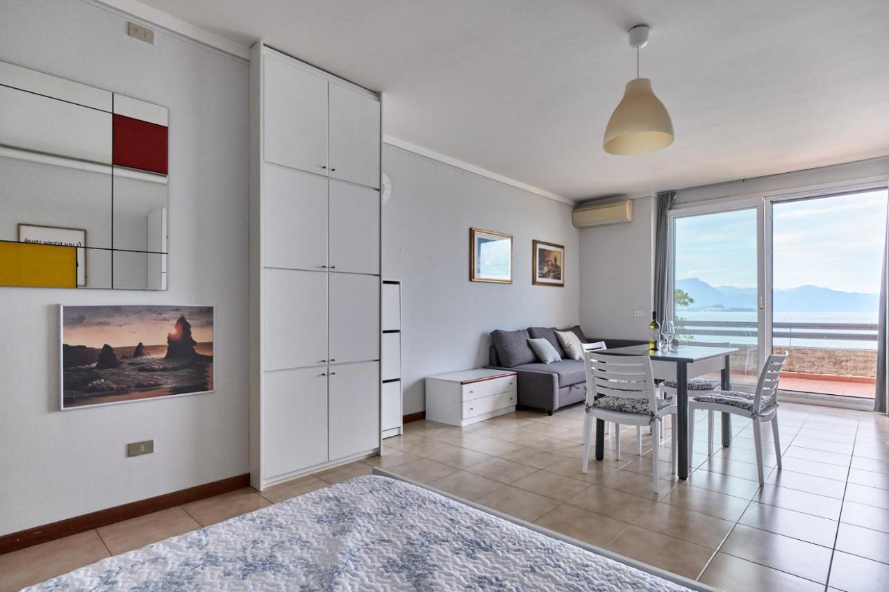 Lydie Apt. Exclusive Holigarda Desenzano del Garda Exteriör bild